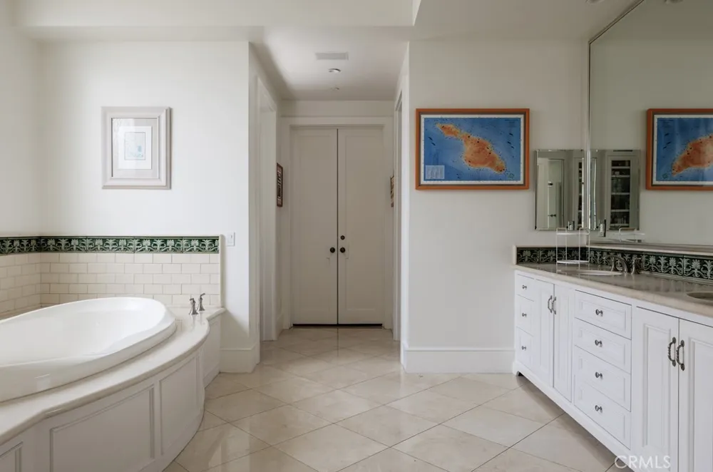 2323 Bayside Drive Corona del Mar, CA 92625