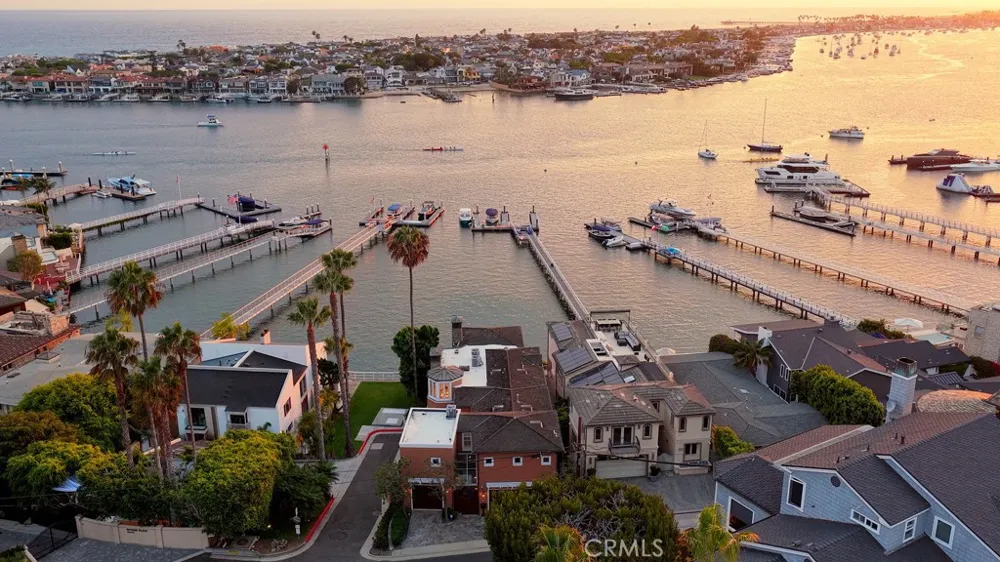 2323 Bayside Drive Corona del Mar, CA 92625