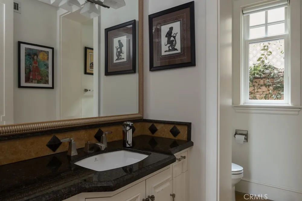 2323 Bayside Drive Corona del Mar, CA 92625
