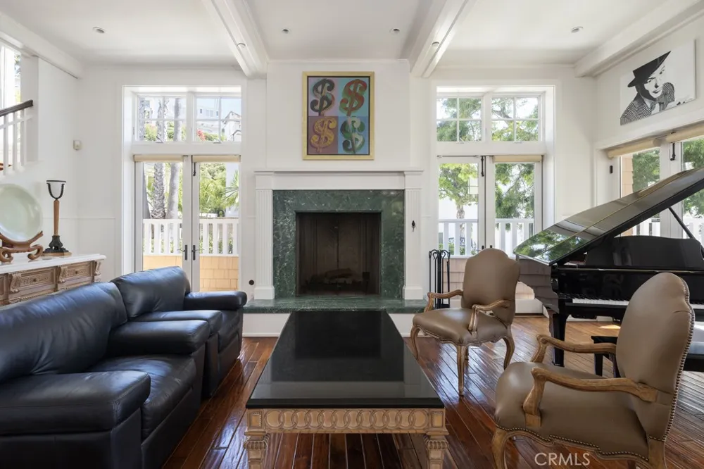 2323 Bayside Drive Corona del Mar, CA 92625