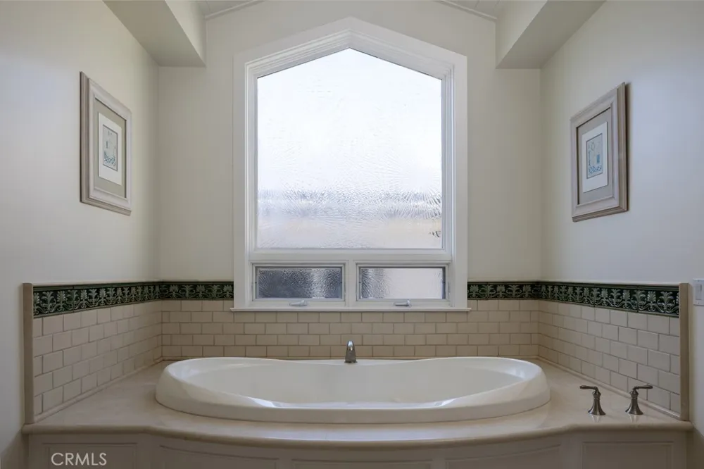 2323 Bayside Drive Corona del Mar, CA 92625