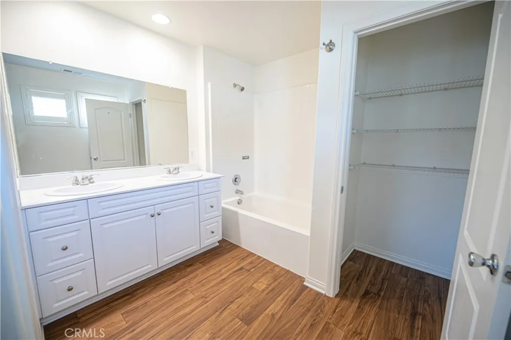 7255 Roselai Court Eastvale, CA 92880