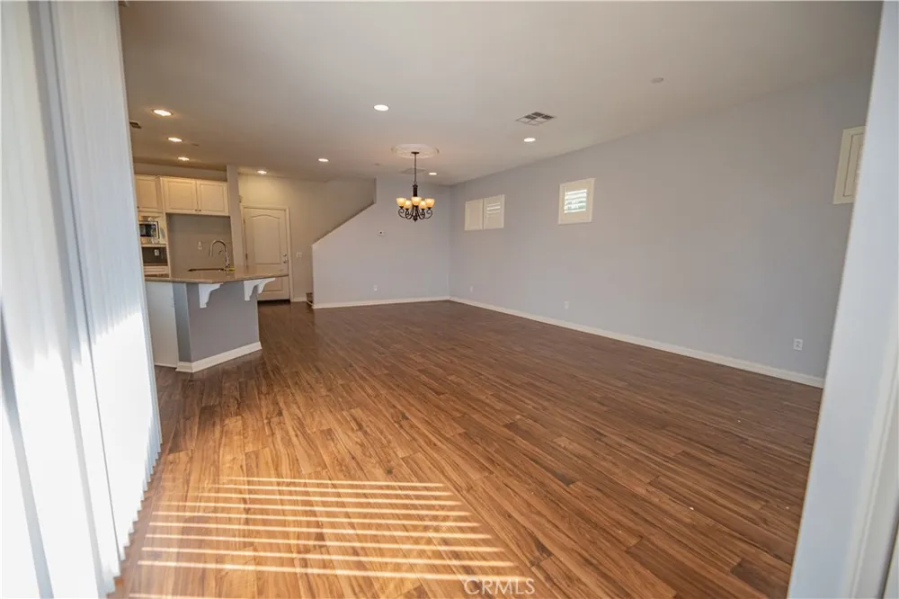 7255 Roselai Court Eastvale, CA 92880