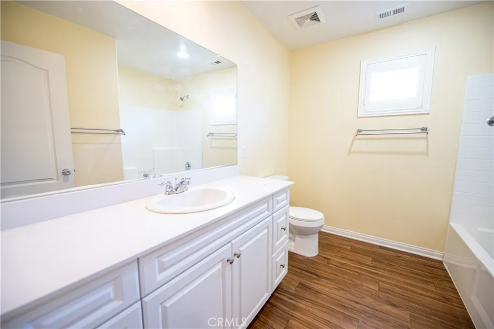 7255 Roselai Court Eastvale, CA 92880