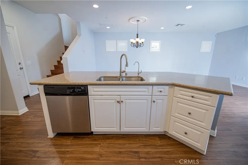 7255 Roselai Court Eastvale, CA 92880