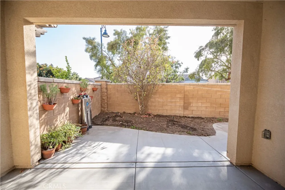 7255 Roselai Court Eastvale, CA 92880