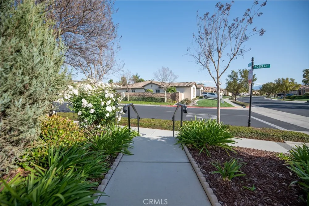 7255 Roselai Court Eastvale, CA 92880