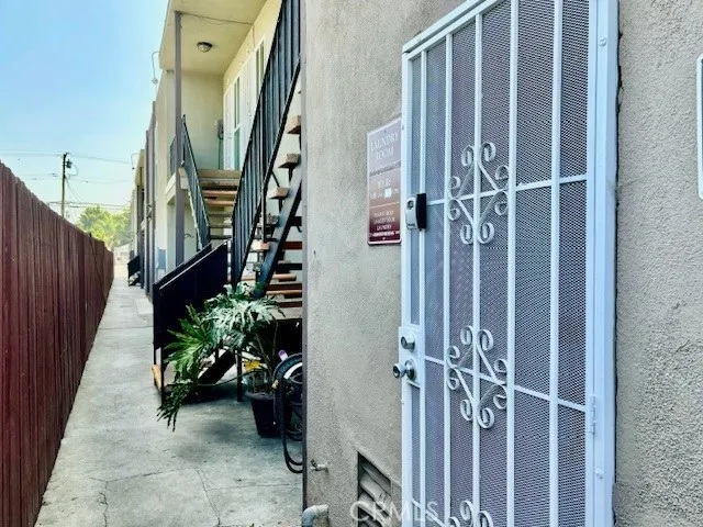 815 Rose #F Compton, CA 90221