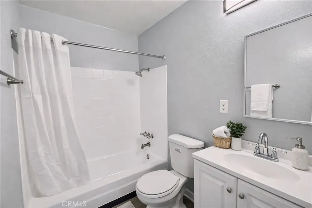 815 Rose #F Compton, CA 90221