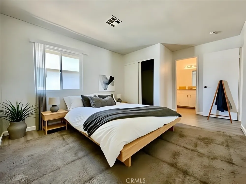 44220 San Pablo Avenue #8 Palm Desert, CA 92260