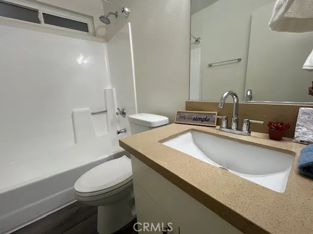 44220 San Pablo Avenue #8 Palm Desert, CA 92260