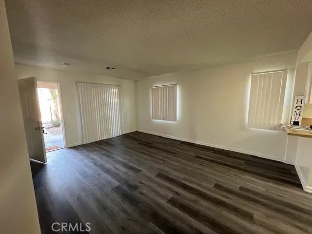 44220 San Pablo Avenue #8 Palm Desert, CA 92260