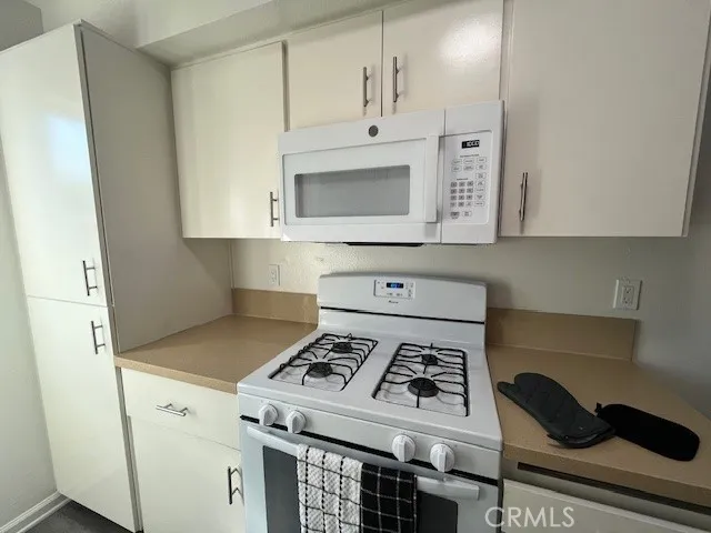 44220 San Pablo Avenue #8 Palm Desert, CA 92260