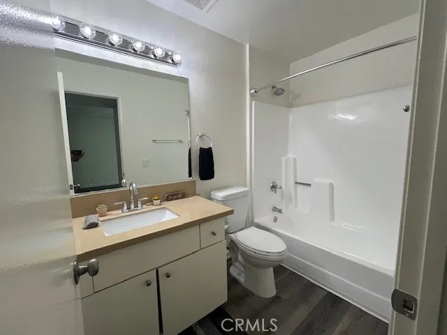 44220 San Pablo Avenue #8 Palm Desert, CA 92260