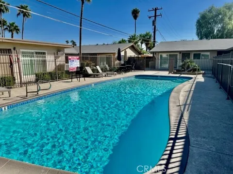 685 E Vista Chino #A