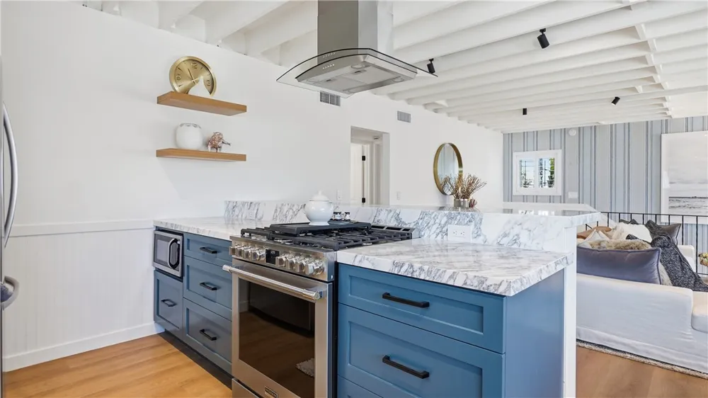 6601 Seashore Newport Beach, CA 92663