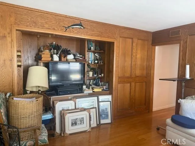 401 Intrepid Court Newport Beach, CA 92663