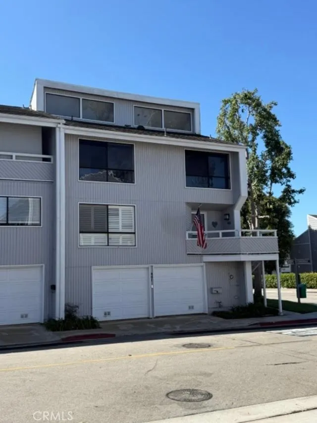 401 Intrepid Court Newport Beach, CA 92663