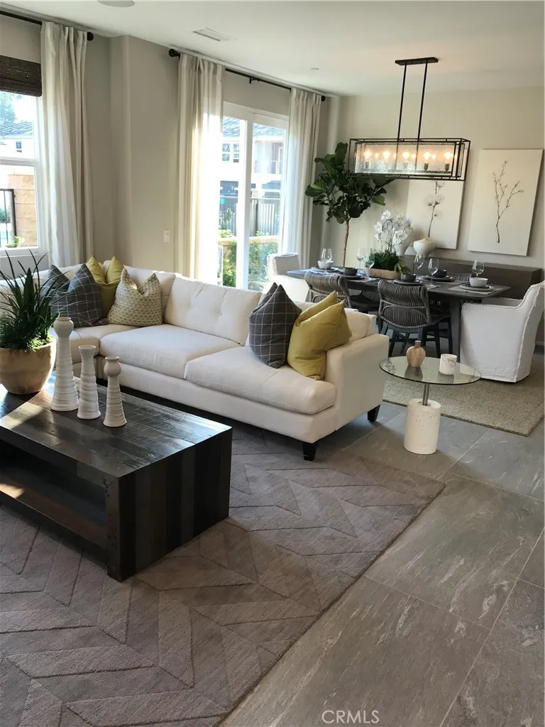 275 W Via Presido #107 Ontario, CA 91762