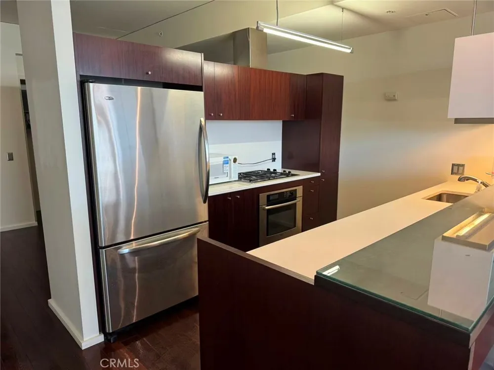 1155 S Grand Avenue #709 Los Angeles, CA 90015