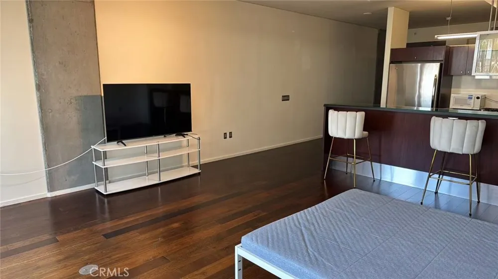 1155 S Grand Avenue #709 Los Angeles, CA 90015