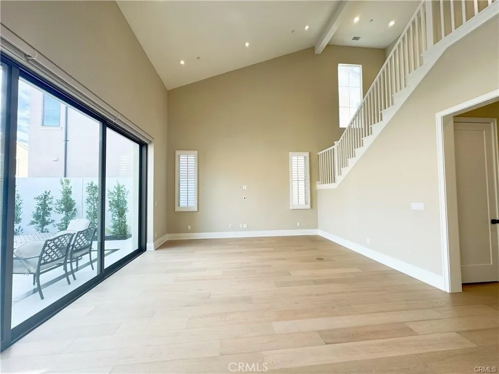 105 Green Rdg Irvine, CA 92602