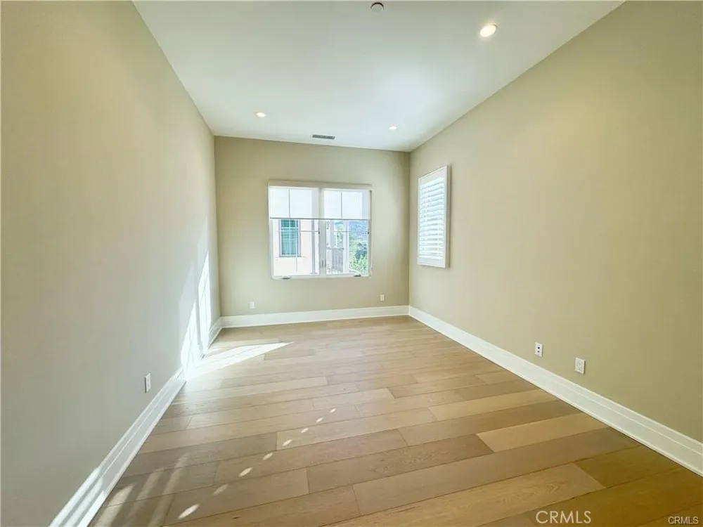 105 Green Rdg Irvine, CA 92602