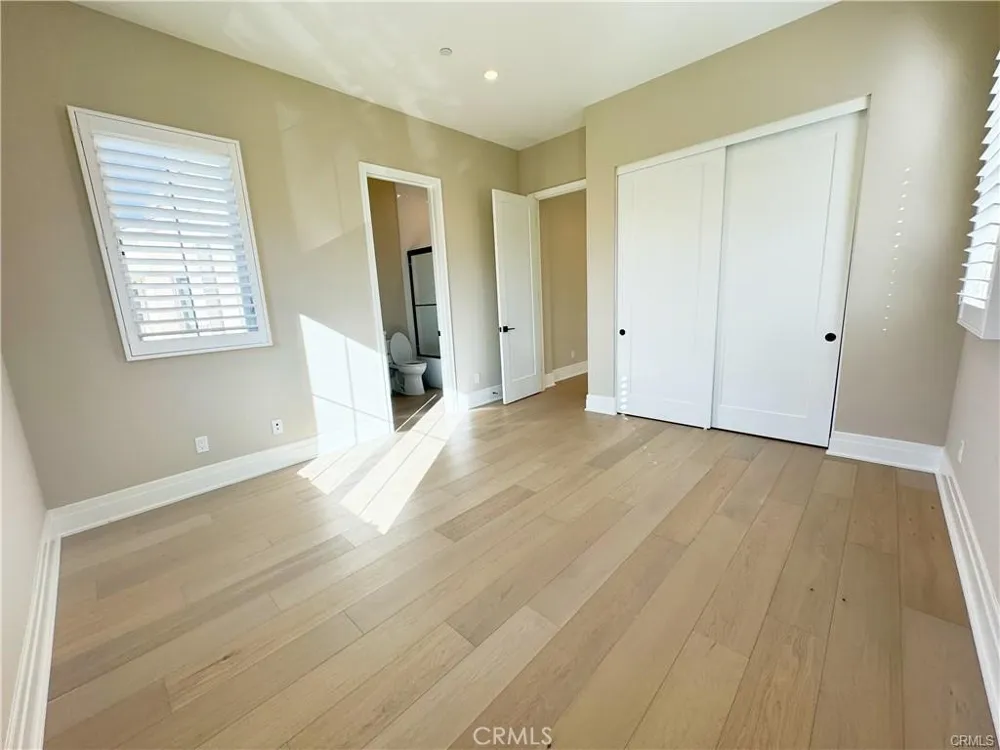 105 Green Rdg Irvine, CA 92602