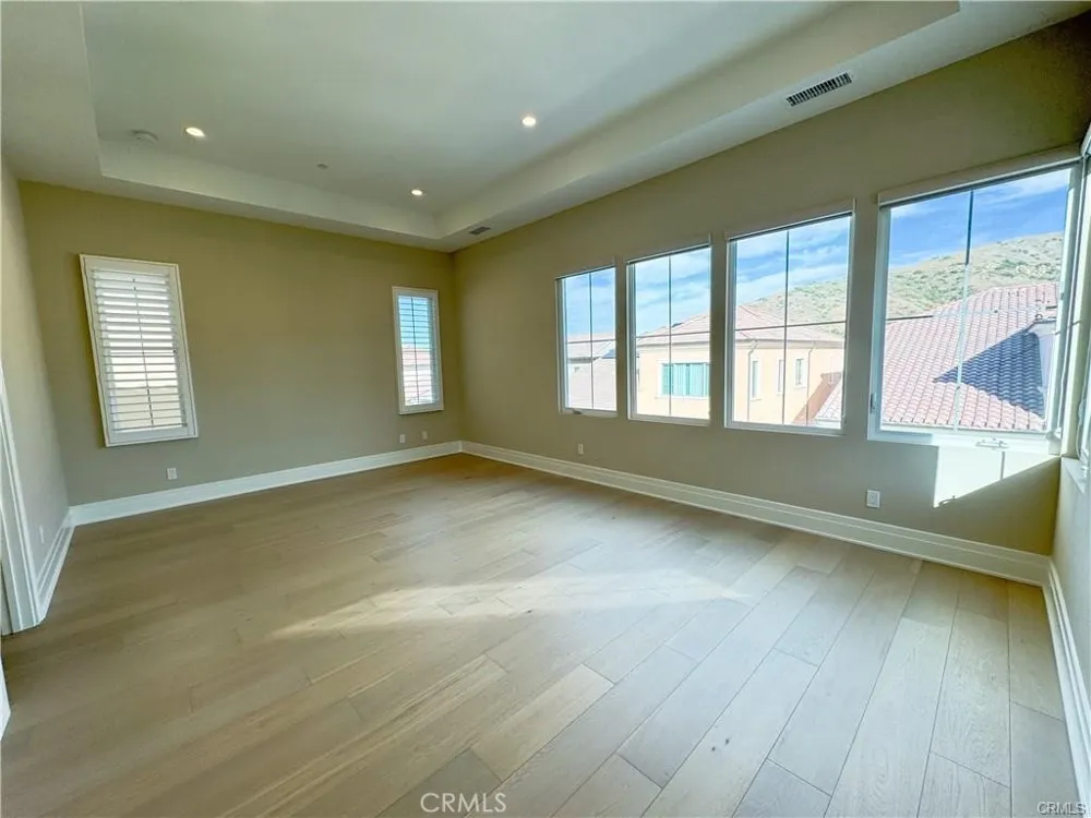 105 Green Rdg Irvine, CA 92602