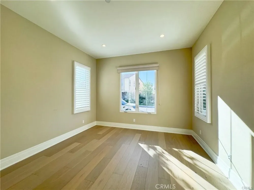 105 Green Rdg Irvine, CA 92602