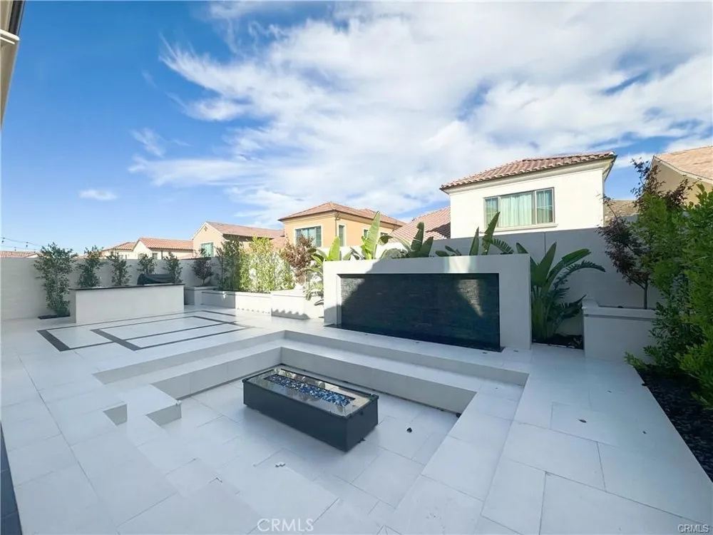 105 Green Rdg Irvine, CA 92602