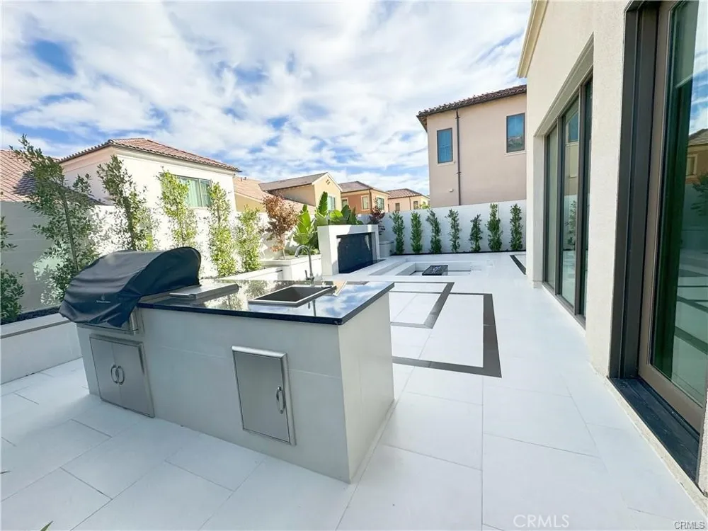 105 Green Rdg Irvine, CA 92602