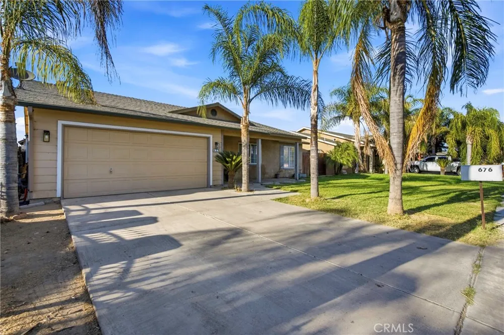 676 E Bobbi Avenue Earlimart, CA 93219
