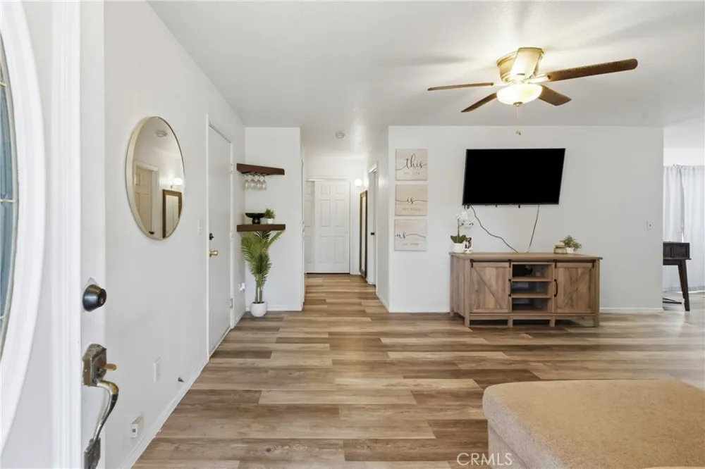 676 E Bobbi Avenue Earlimart, CA 93219