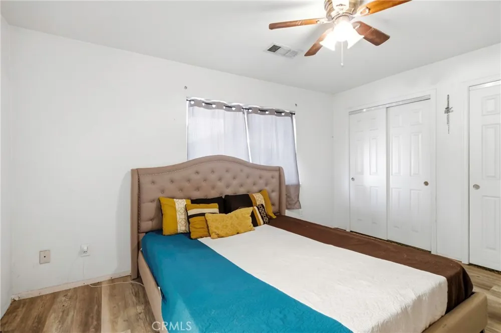 676 E Bobbi Avenue Earlimart, CA 93219
