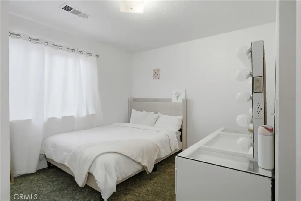 676 E Bobbi Avenue Earlimart, CA 93219
