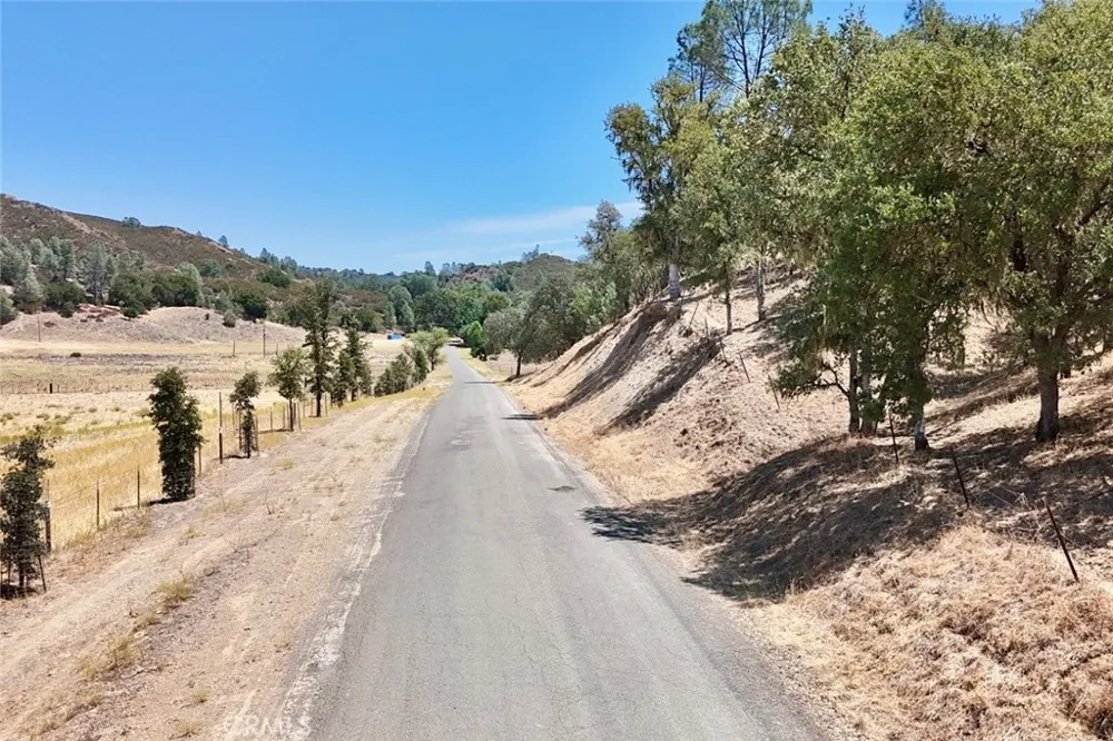 49460 Sapaque Road Bradley, CA 93426
