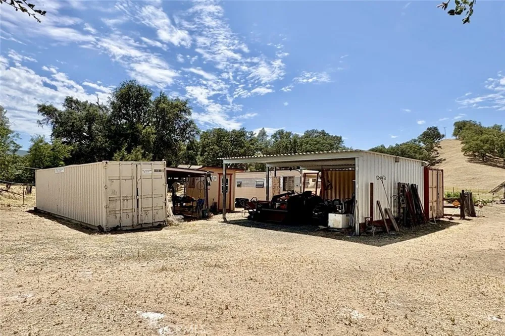 49460 Sapaque Road Bradley, CA 93426