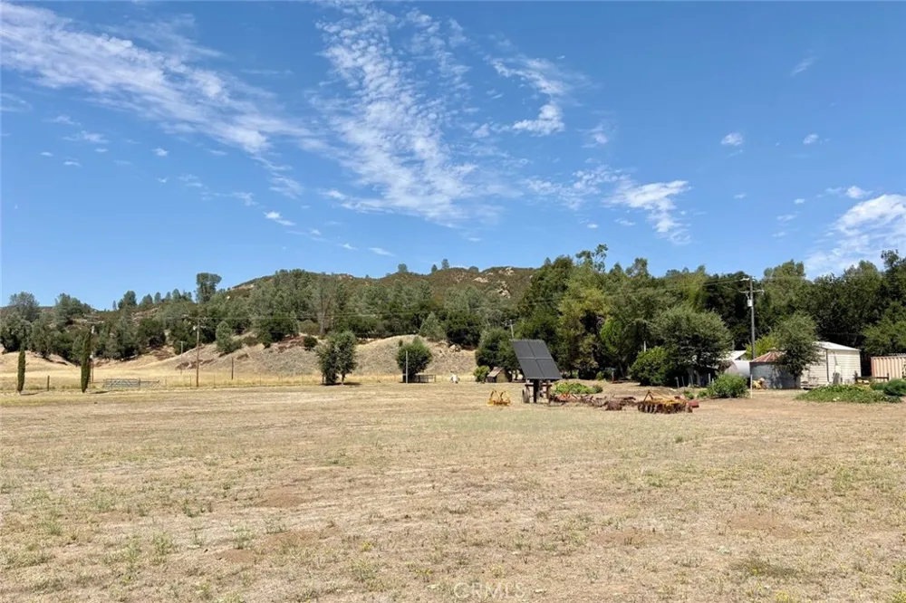 49460 Sapaque Road Bradley, CA 93426