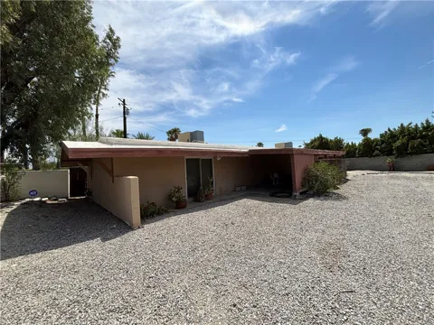 2300 Cerritos Road