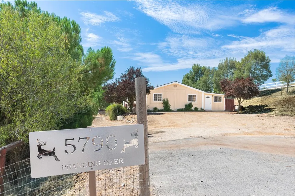 5790 Prancing Deer Place Paso Robles, CA 93446