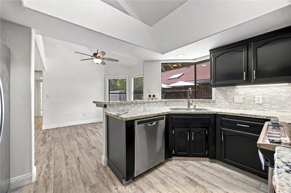 8112 Chaucer Bakersfield, CA 93311