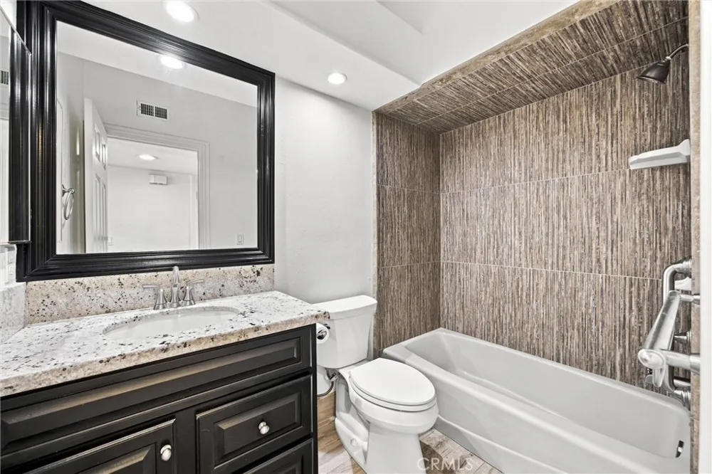 8112 Chaucer Bakersfield, CA 93311