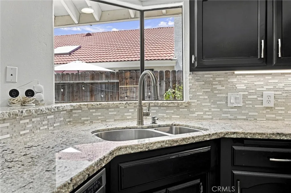 8112 Chaucer Bakersfield, CA 93311