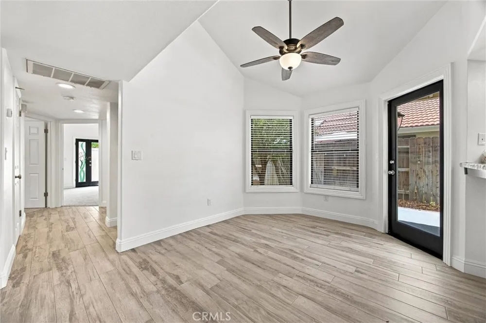 8112 Chaucer Bakersfield, CA 93311