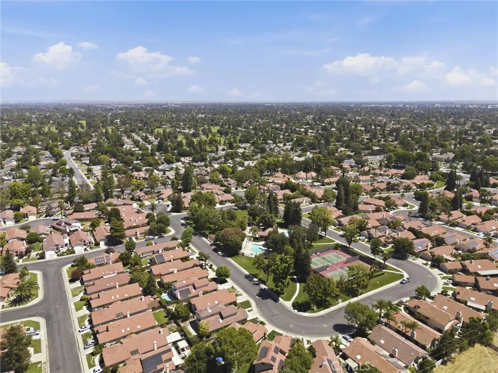 8112 Chaucer Bakersfield, CA 93311