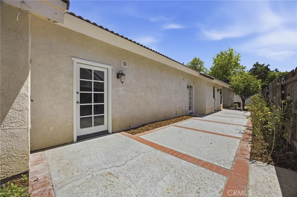 8112 Chaucer Bakersfield, CA 93311