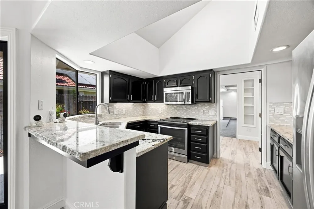 8112 Chaucer Bakersfield, CA 93311