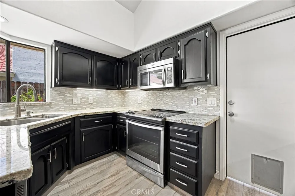 8112 Chaucer Bakersfield, CA 93311