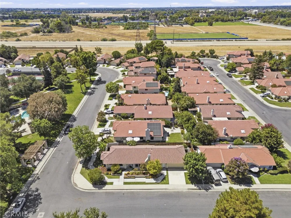 8112 Chaucer Bakersfield, CA 93311